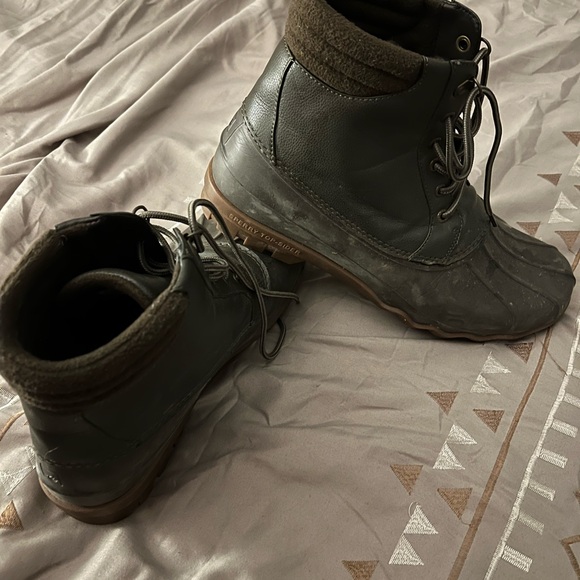 Sperry Duck Boots
Size 12